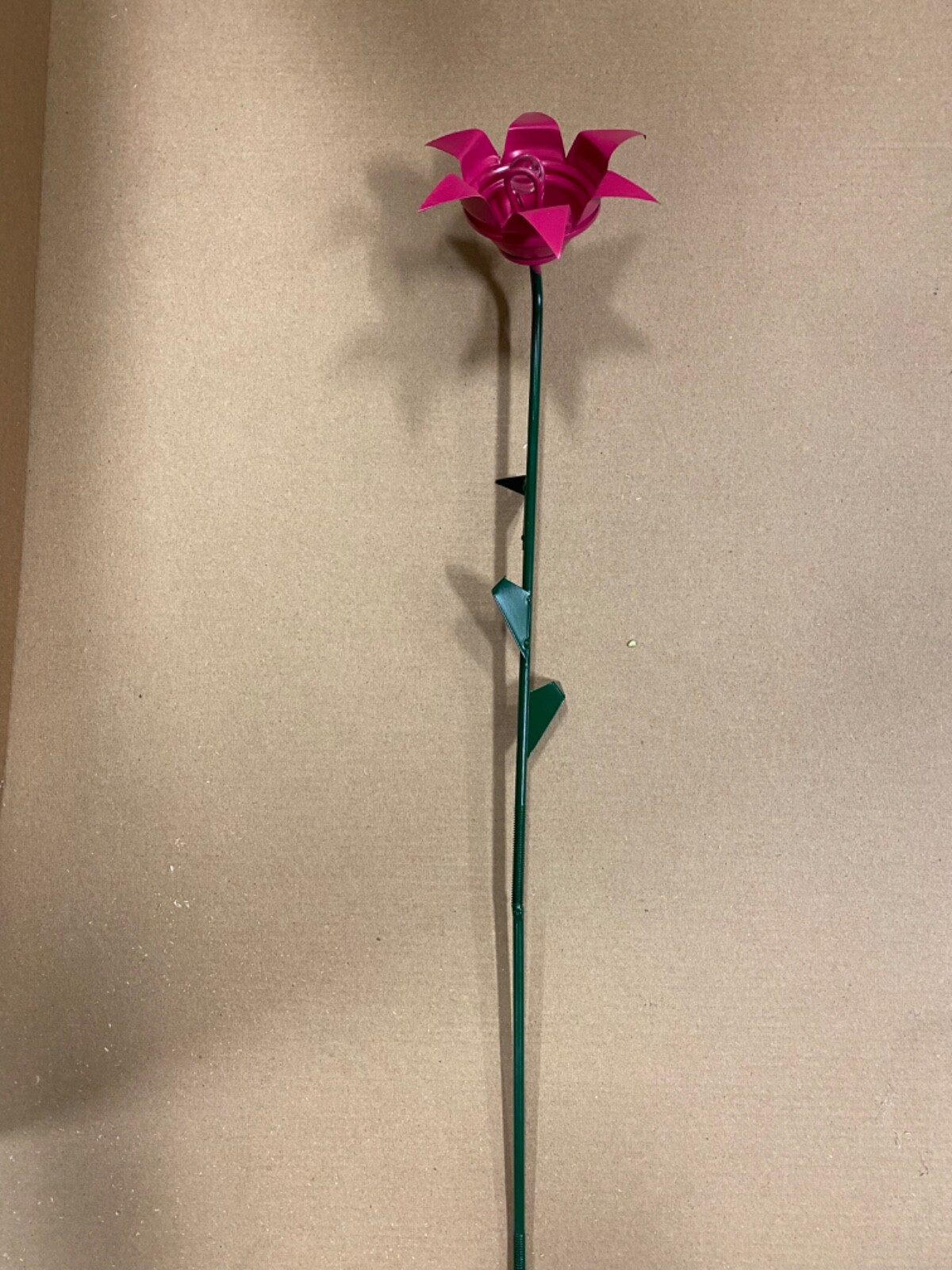 All steel Magenta rose flower home garden stake yard art lawn22″ tall with jewel