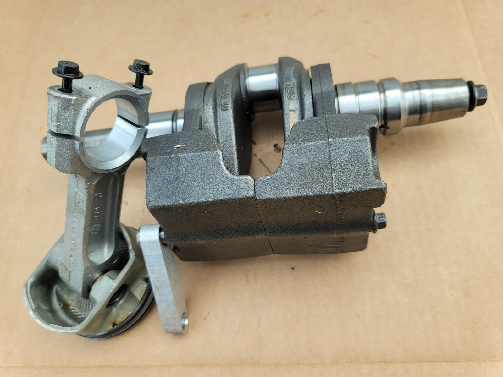 Kohler Courage Single Cylinder Crankshaft & piston rod SV610V