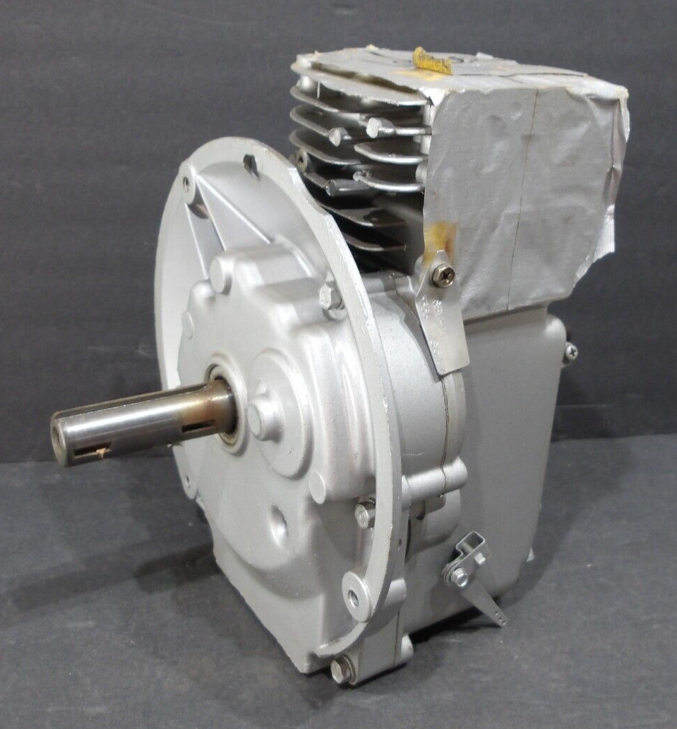 NOS Tecumseh LAV30 30453A / SBV-1C Vertical Shaft Short Block Engine 178-84