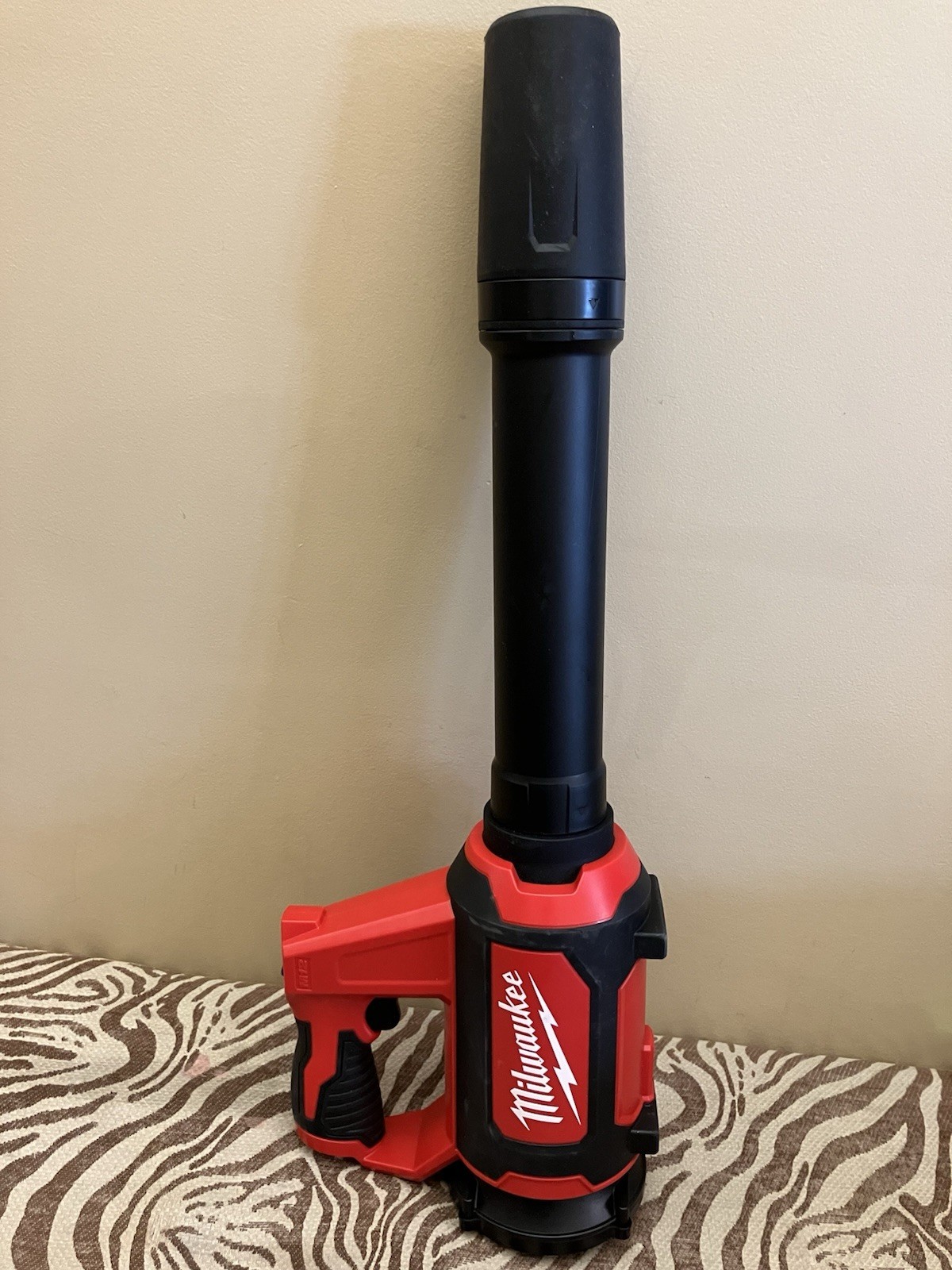 Milwaukee 0852-20 M12 12V Lithium-Ion Compact Cordless Spot Blower (Tool Only)