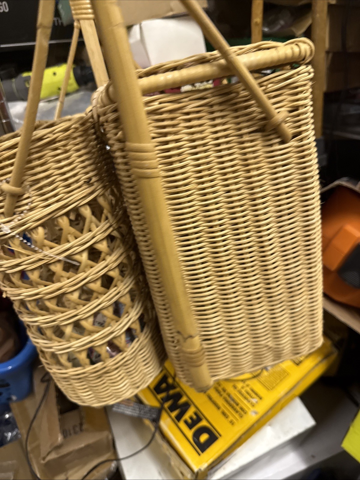 VTG Rattan Wicker Picnic Basket With 2 Wine Bottle Holder Stand Alone Handle