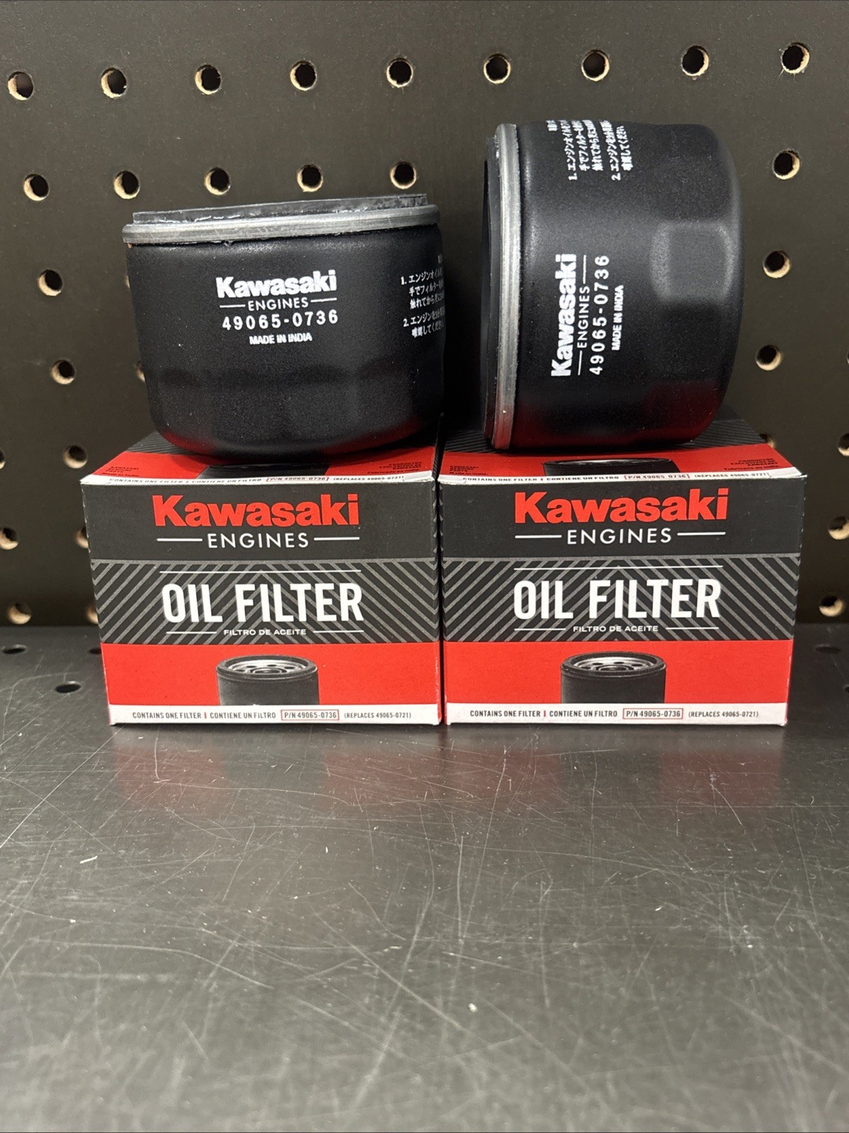 (2) OIL FILTERS, OEM KAWASAKI 49065-0736 (49065-0721, 49065-7007), AM119567