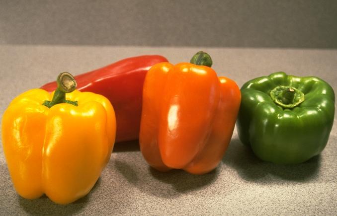 SWEETEST RED,YELLOW,GREEN,ORANGE BELL PEPPER SEEDS (20 SEEDS ) strawberry sweet