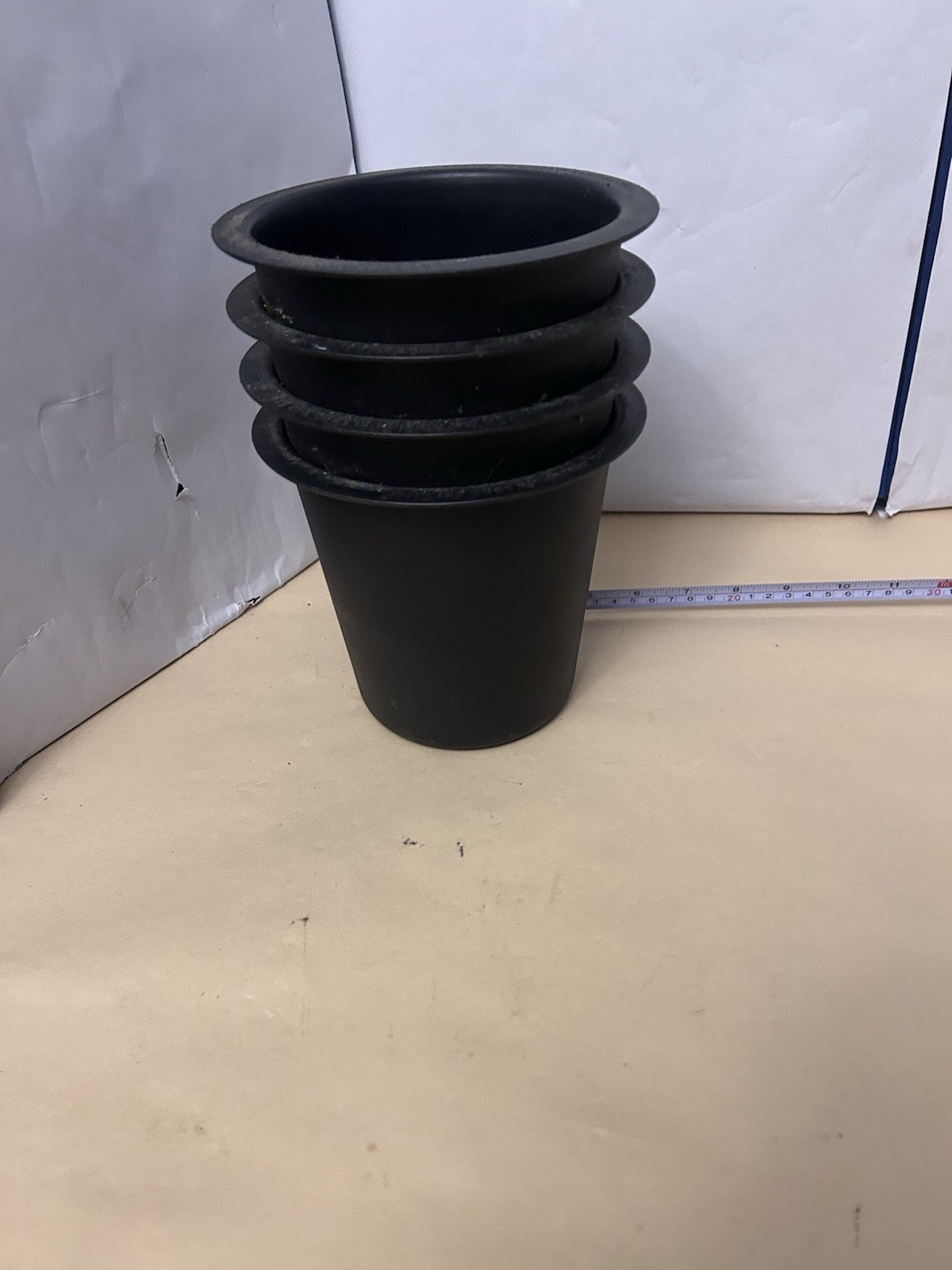 Unbranded Black Hard Plastic 300lb Maximum Load Per Riser Planter Shape x4