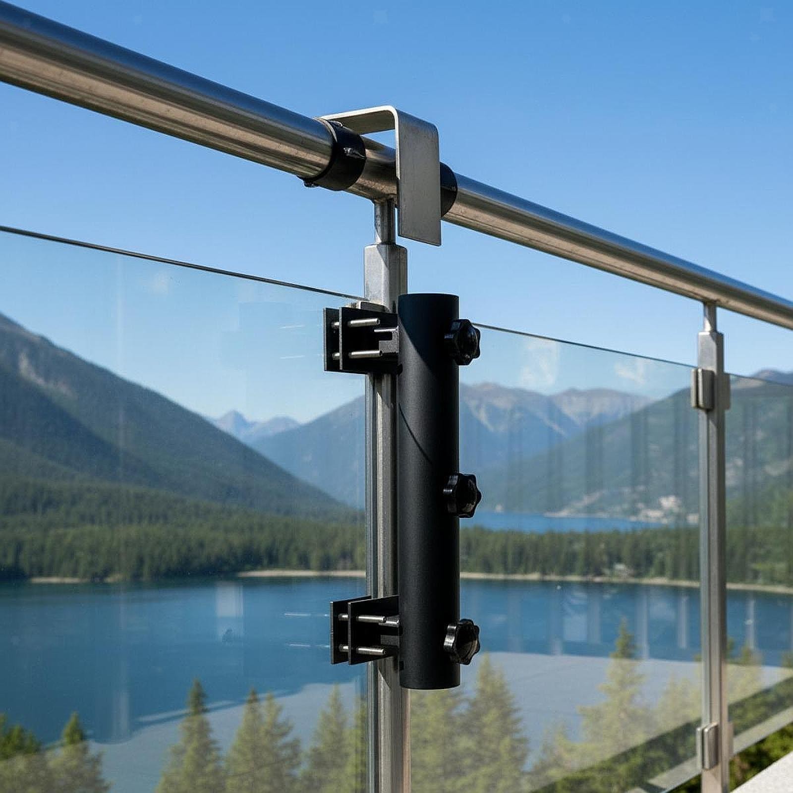 Outdoor Patio Umbrella Bracket for Railings Heavy Duty Fits 1.3‐1.8in Poles