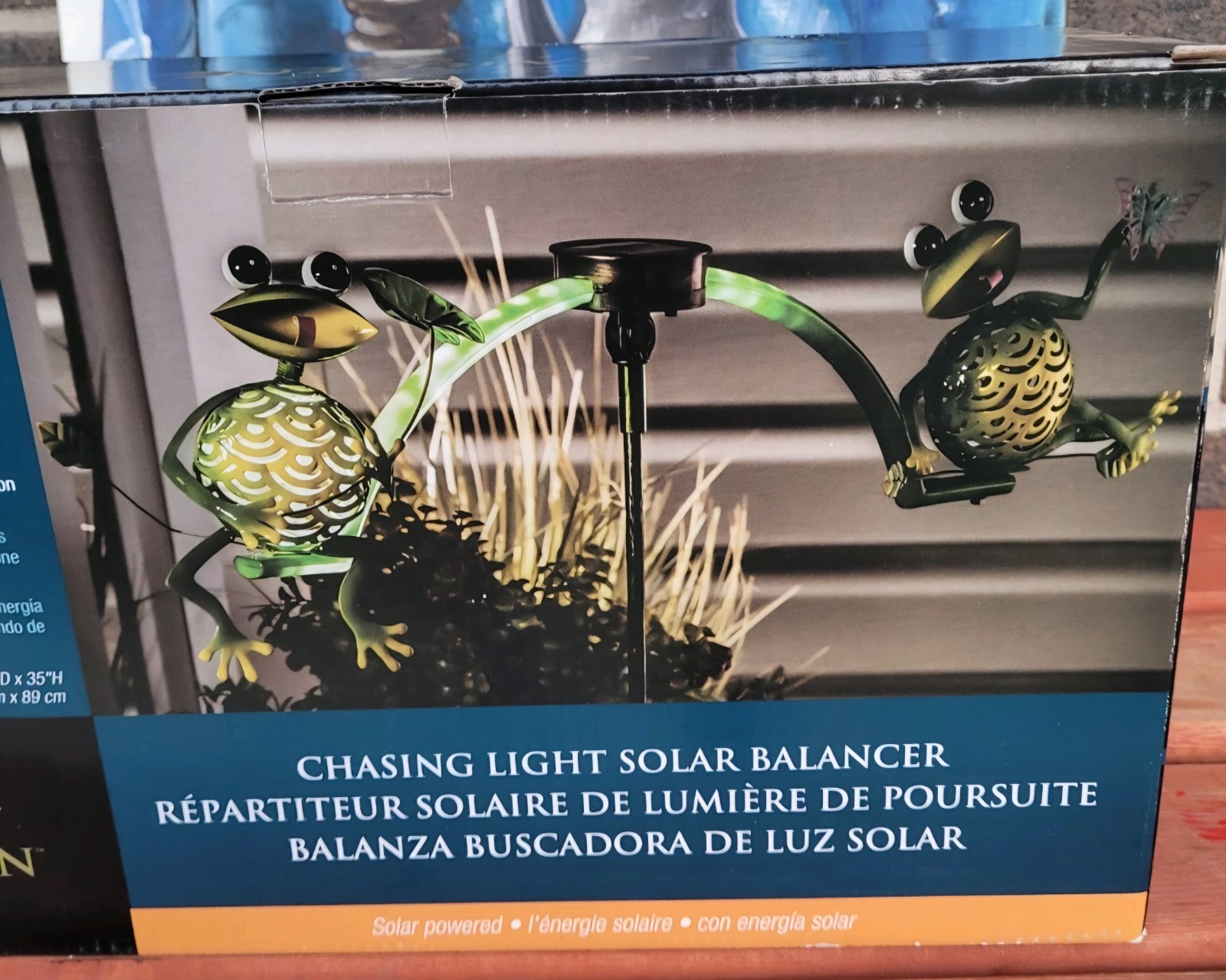 Chasing White Light Solar Balancer Garden Stike Frog