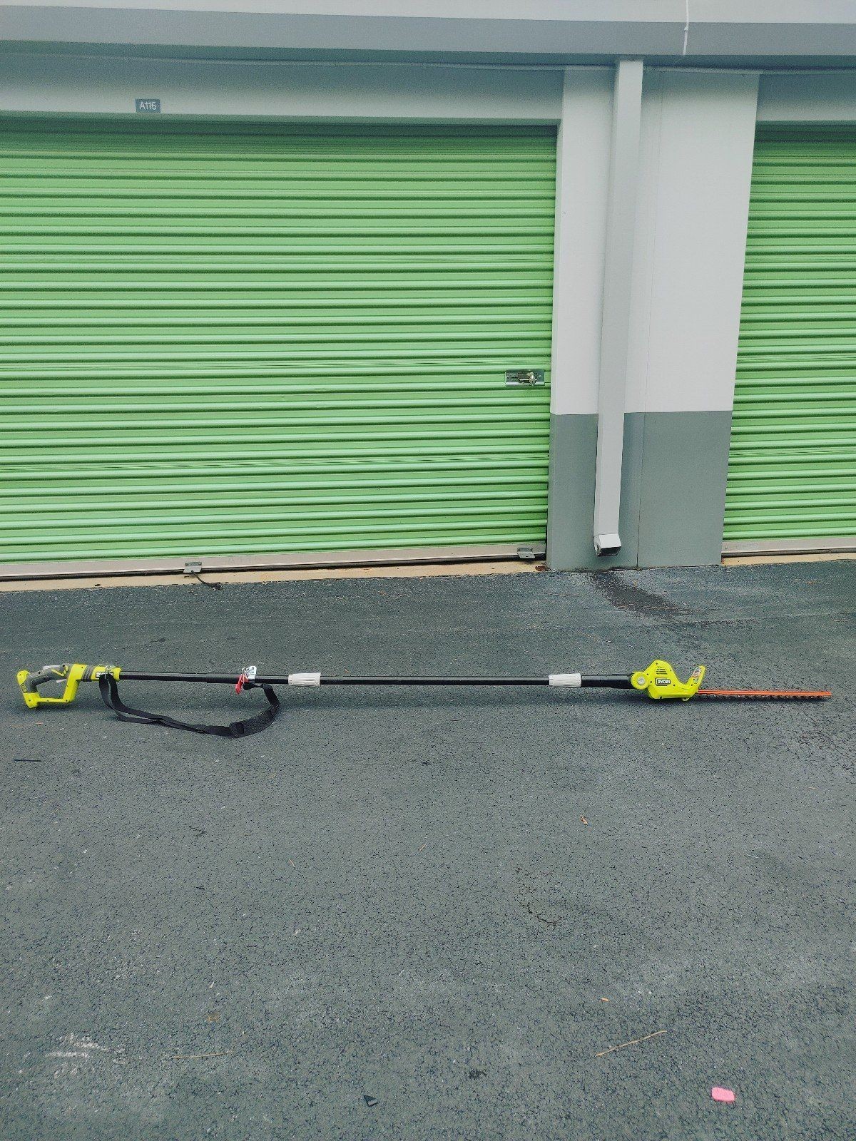 RYOBI 18V ONE+ 18 in. Cordless Pole Hedge Trimmer – Tool Only – P2908