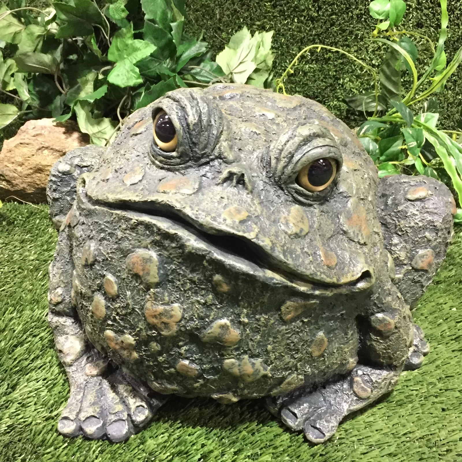 Home Style Toad Hollow Garden Lawn Patio Frog Statue Natural Brown Large