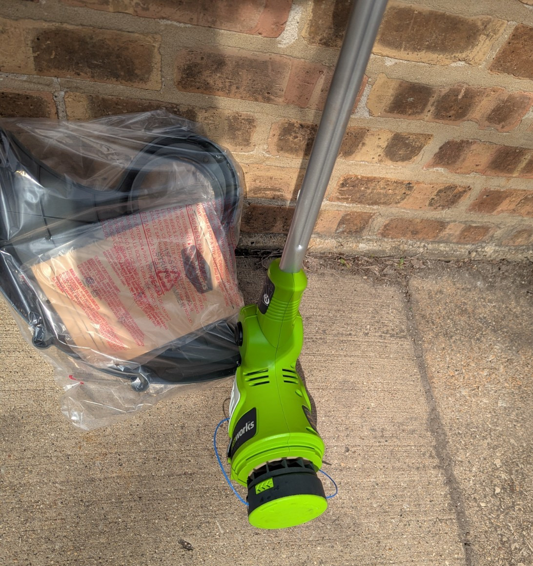 NEW! GREENWORKS ELECTRIC CORDED 15″ 5.5 AMP STRING TRIMMER MODEL 21052
