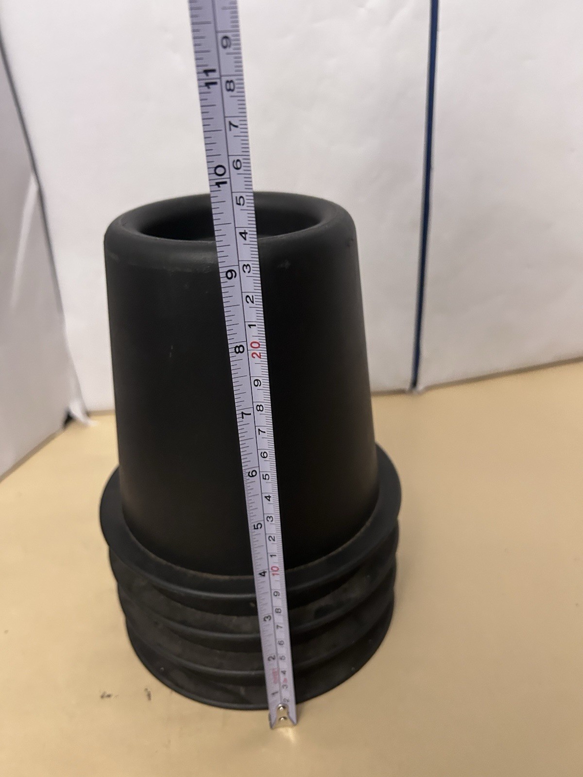 Unbranded Black Hard Plastic 300lb Maximum Load Per Riser Planter Shape x4