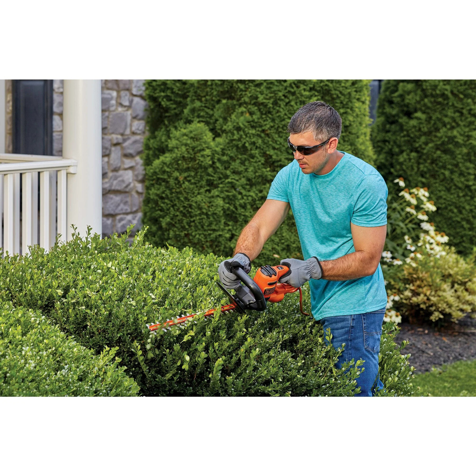BLACK+DECKER 16 In. Electric Hedge Trimmer – BEHT100