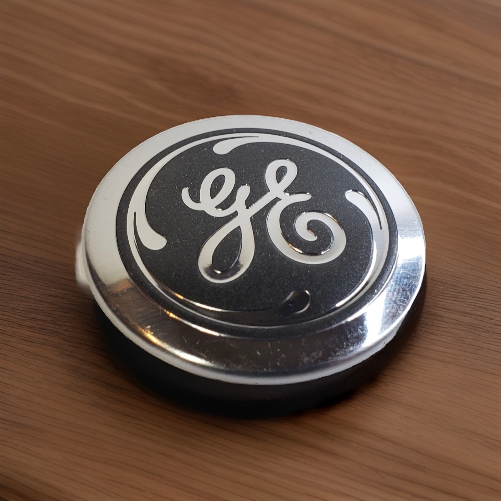 GE Badge Nameplate Decal, 1.50″DIAx 0.19″ Thick, Silver and Grey Finish, OEM New