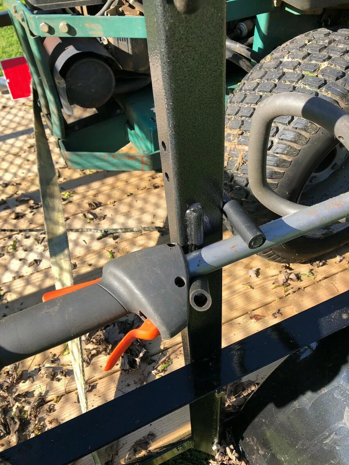 3-Place Weeder Trimmer Rack Holder For Open Landscape Trailer Lockable