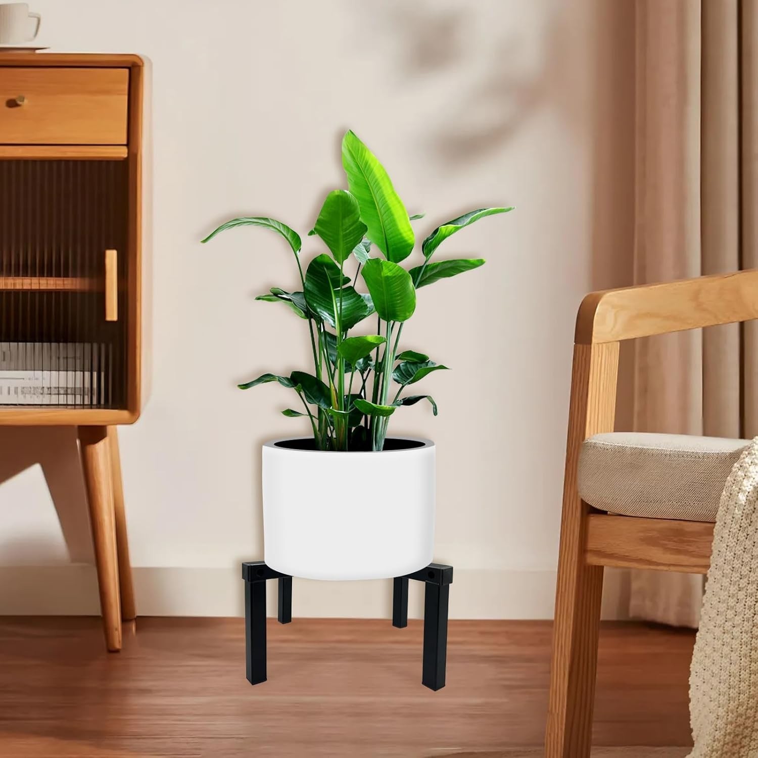 Compact Adjustable Metal Plant Stand with Rubber Feet – Perfect for Any Room