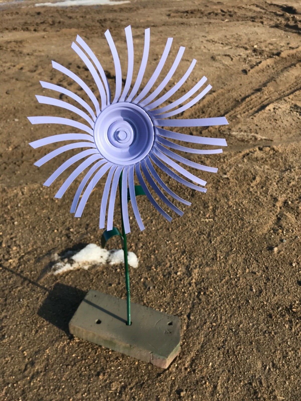 All metal light purple flower home garden stake yard art lawn ornament 22″ tall