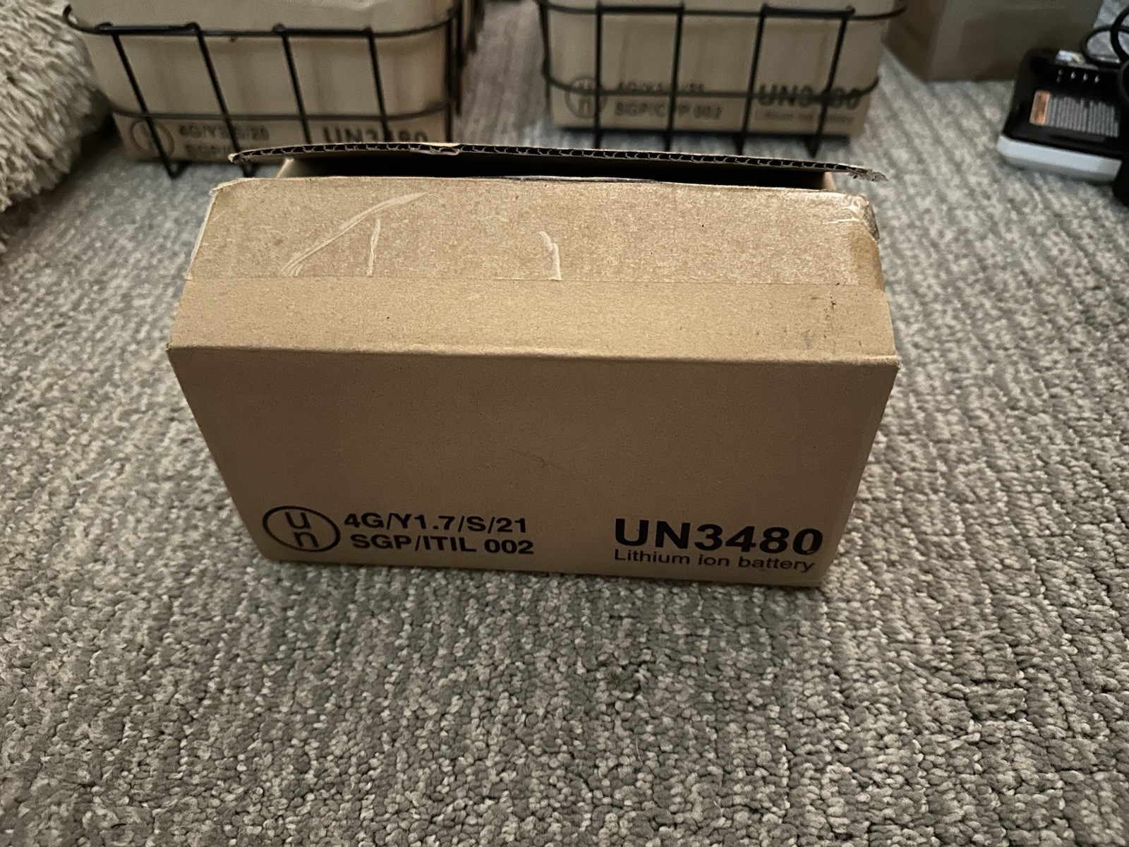 BRAND NEW (NOT USED) Hart 40V 6.0Ah Lithium-Ion Battery HLBP04 & Charger HLCG01