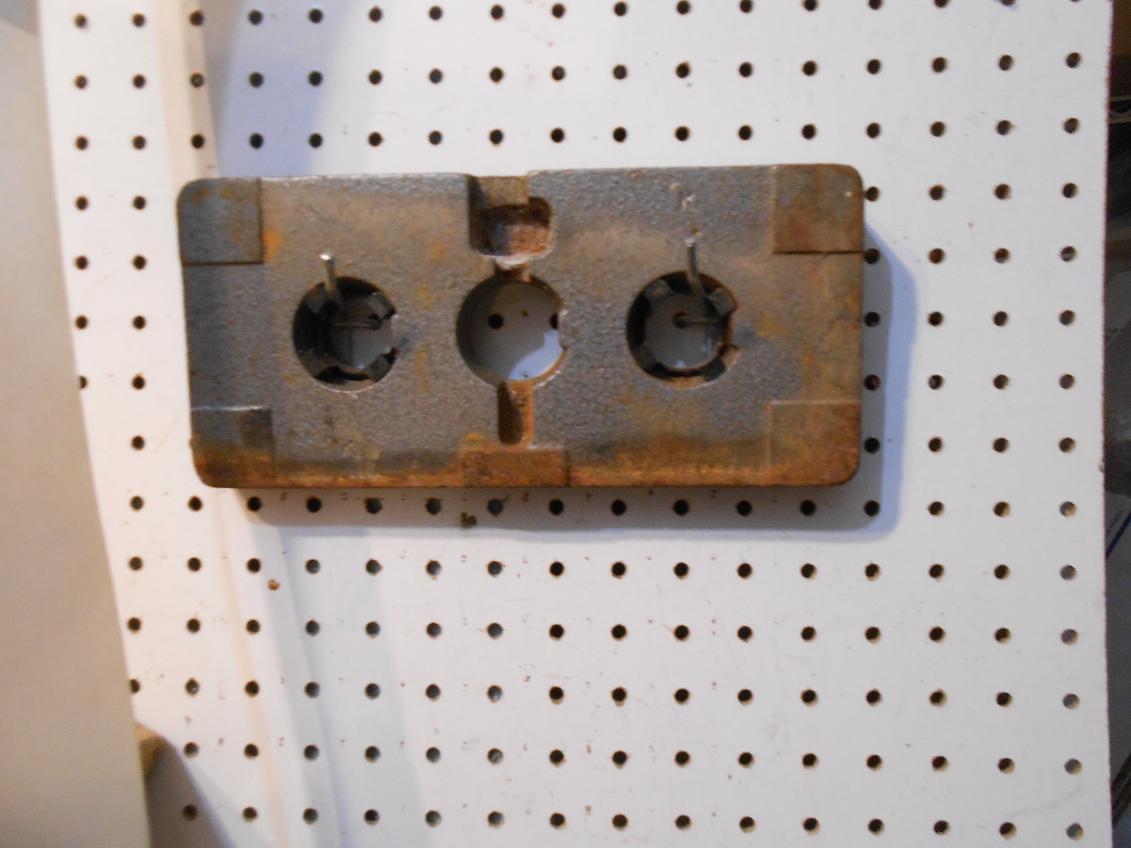 LOT OF 6 10 LB WEIGHT FOR GARDEN PULLING TRACTOR
