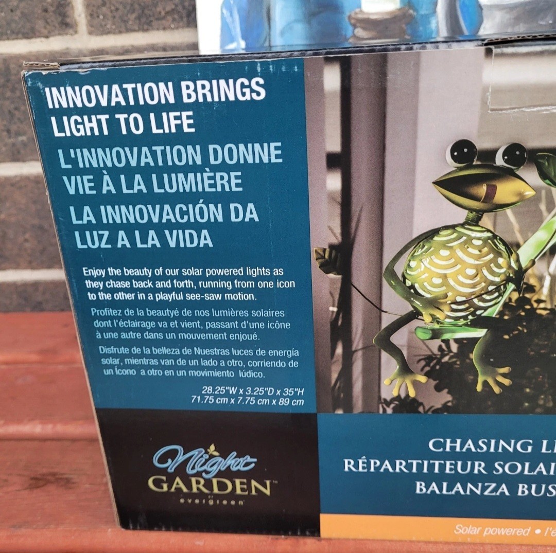 Chasing White Light Solar Balancer Garden Stike Frog