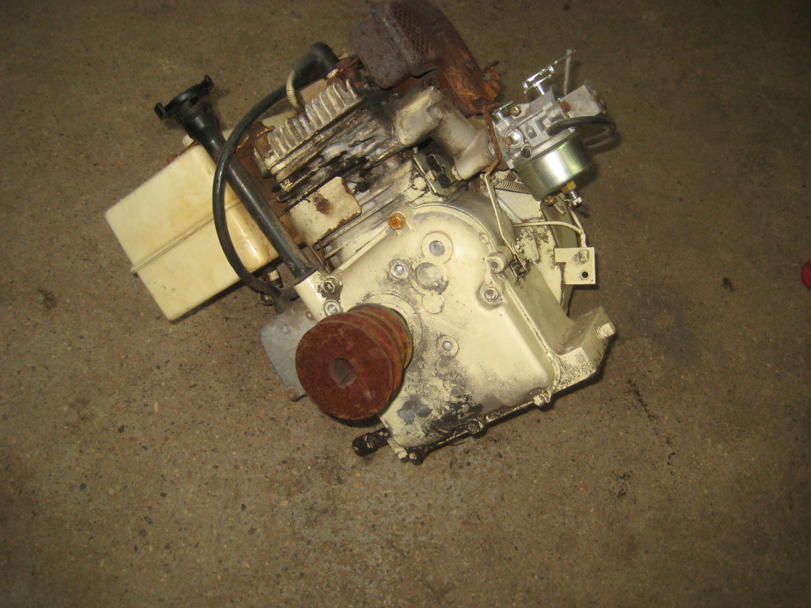 Tecumseh 5 hp Horizontal Shaft Engine W/Electric Start a Vintage Snowblower