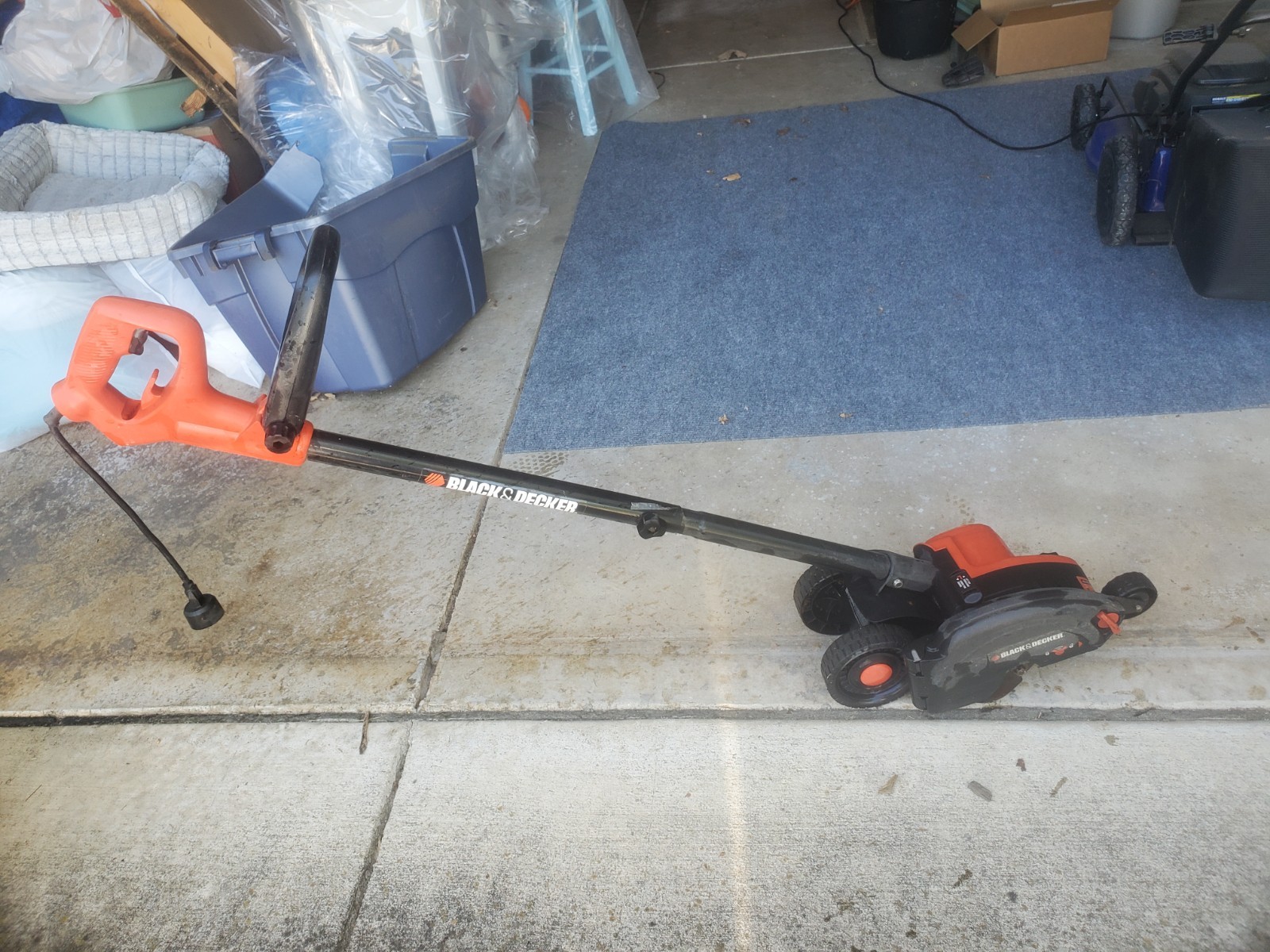 BLACK+DECKER LE750 Corded Electric Edge Trimmer, Adjustable Depth, Black/Orange
