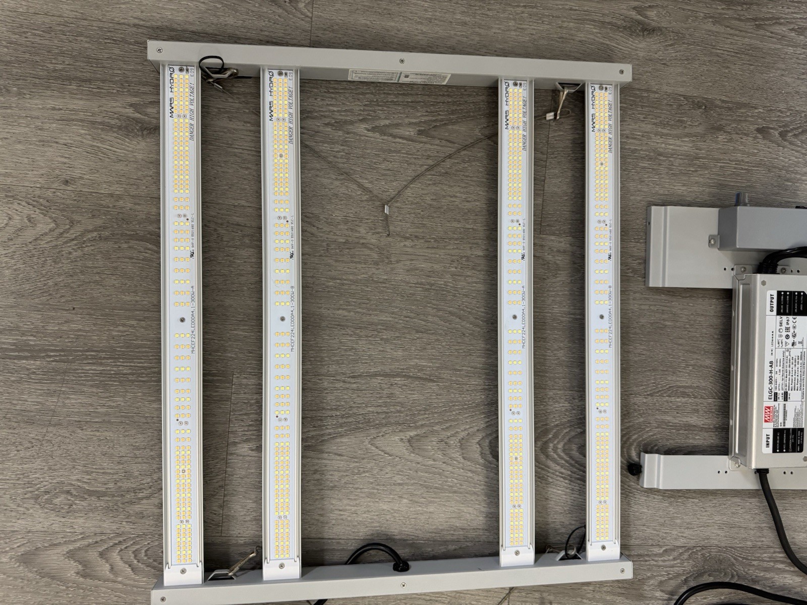 Mars Hydro FC-3000 300W LED Grow Light Full Spectrum 4-Bar Kit