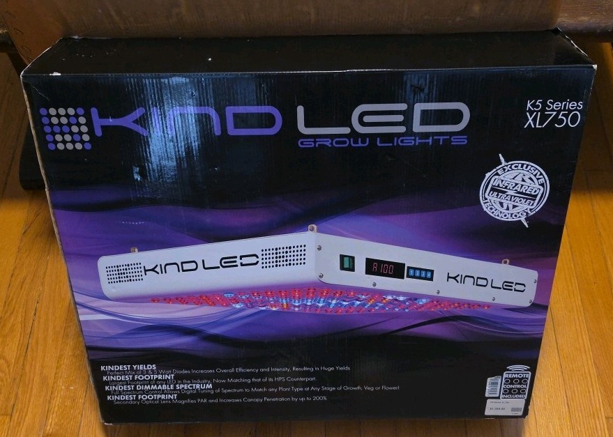 Kind LED K5 XL750 Grow Light with Remote Power Cord Preowned Good Condition 750W