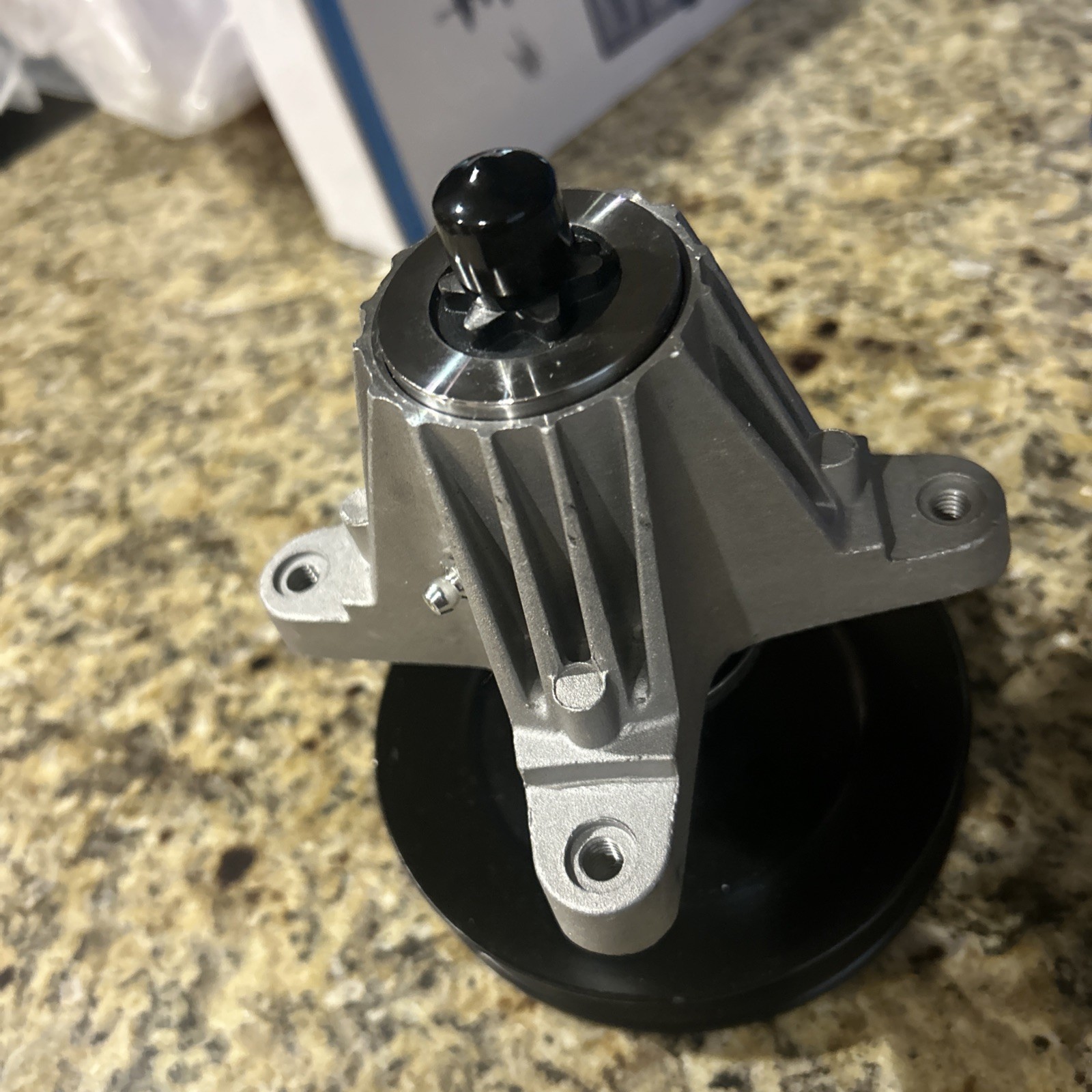 Lawn Mower Spindle Assembly with Pulley Aluminum Steel Silver Black