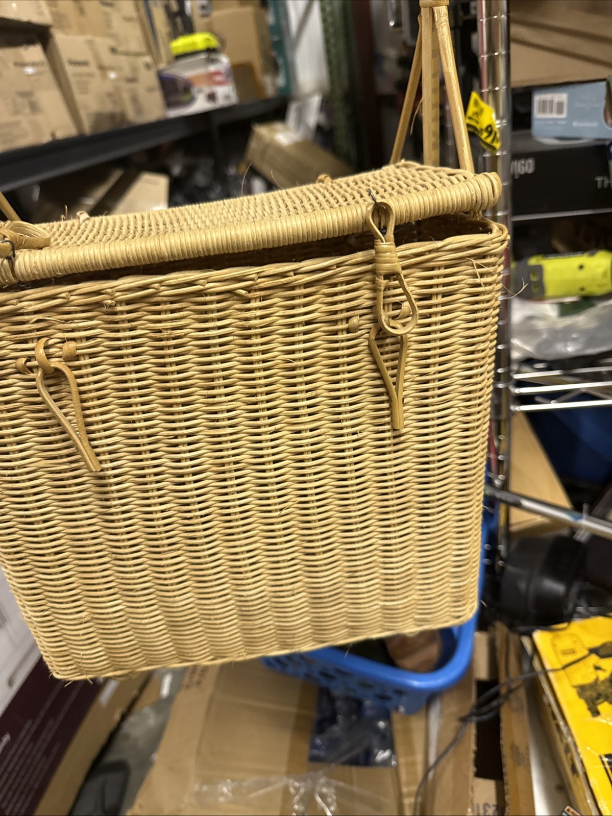 VTG Rattan Wicker Picnic Basket With 2 Wine Bottle Holder Stand Alone Handle