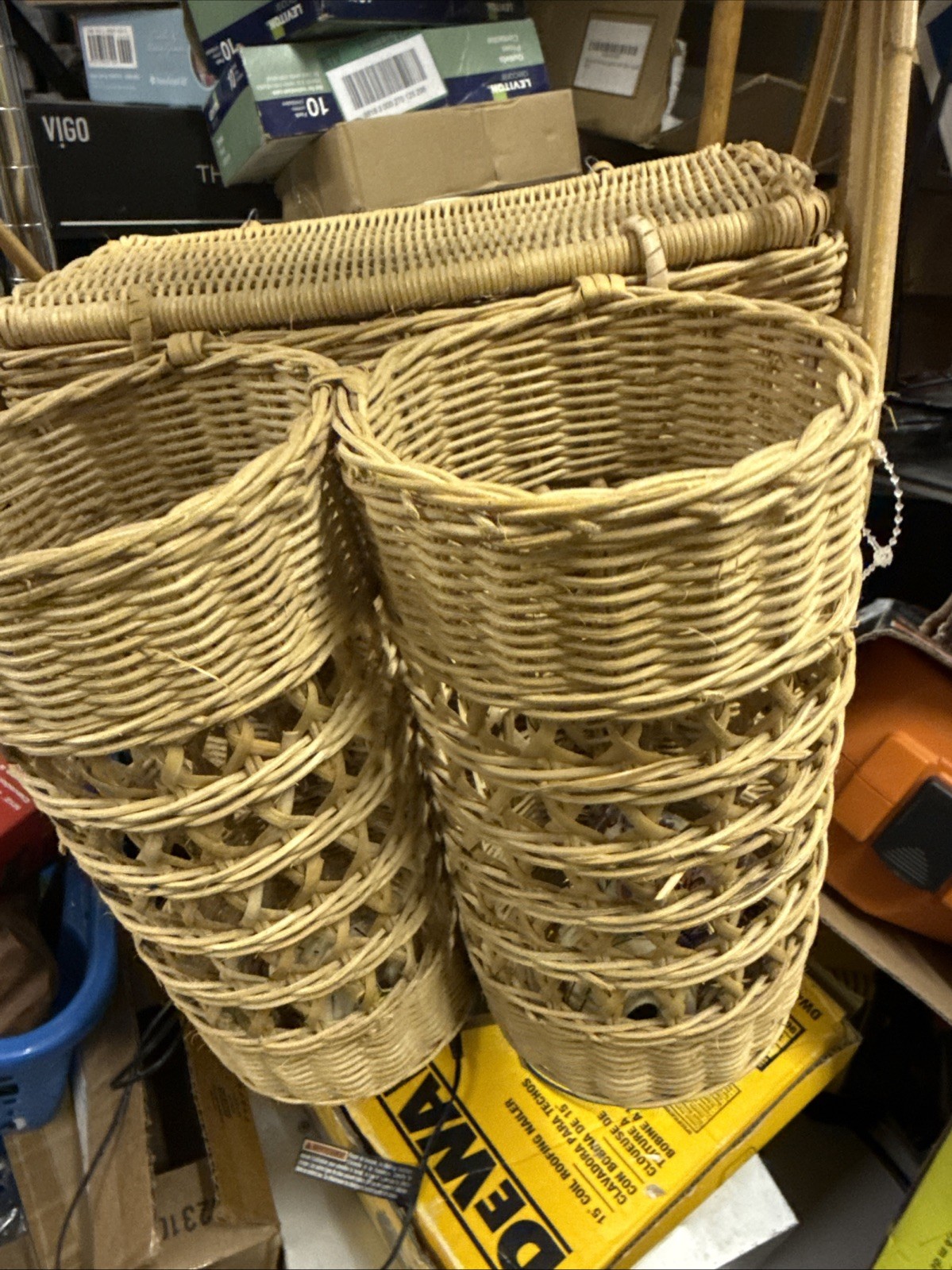 VTG Rattan Wicker Picnic Basket With 2 Wine Bottle Holder Stand Alone Handle