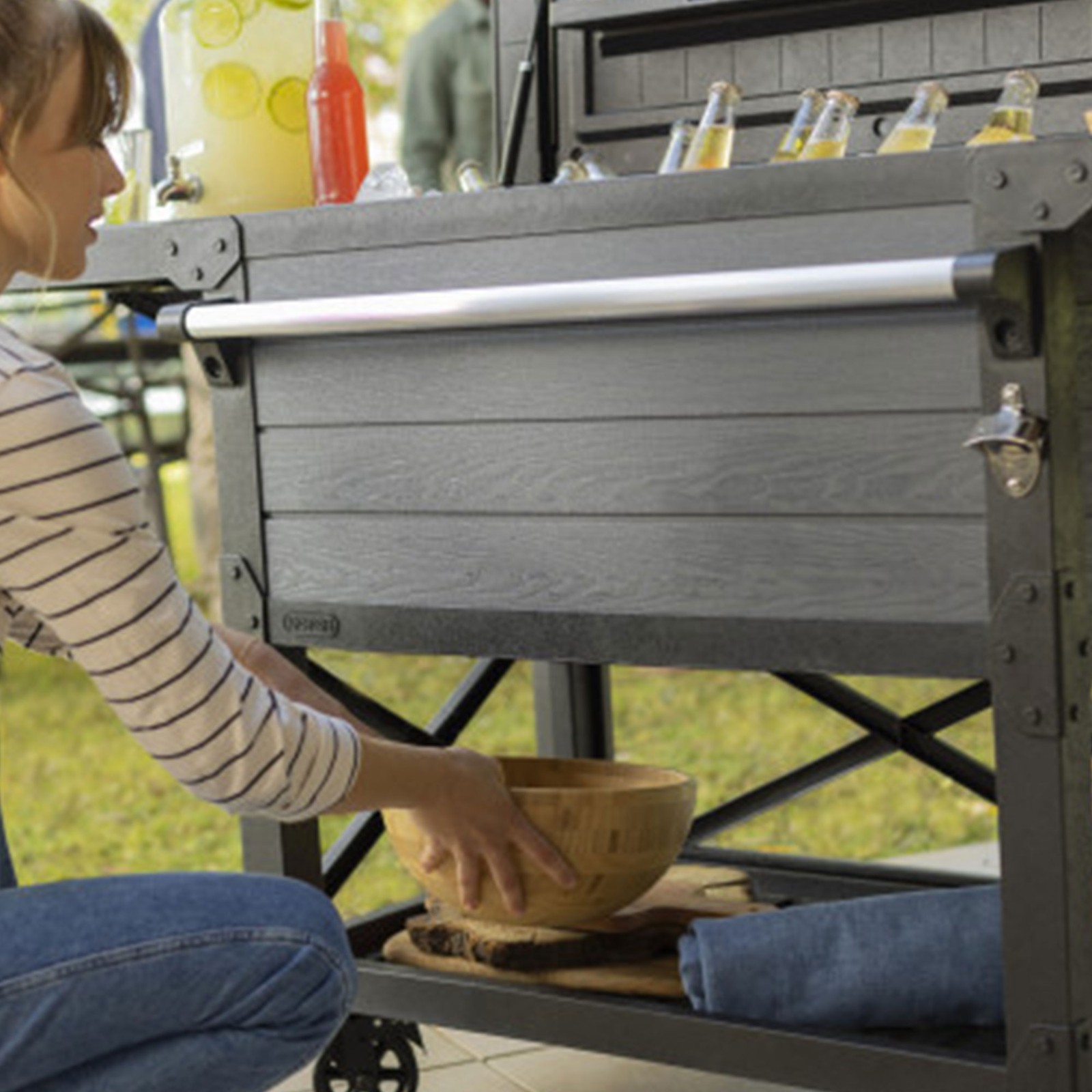 Keter Outdoor Patio Cooler Ice Chest Insulated Beverage Bar Cart, Gray(Open Box)