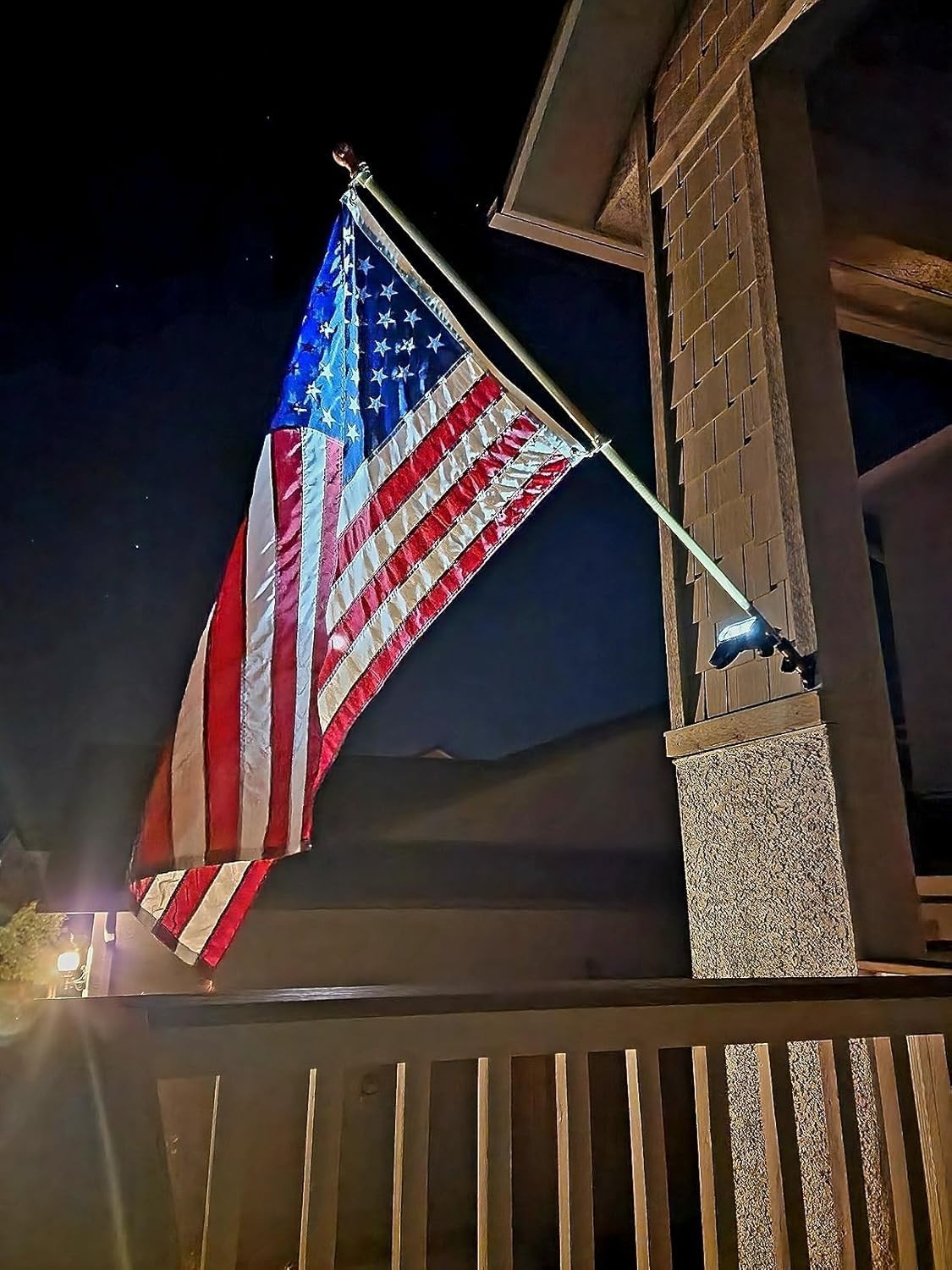 Energy-Efficient Solar Flag Pole Light with 240 Lumens – Fits 1”-1.5” Poles