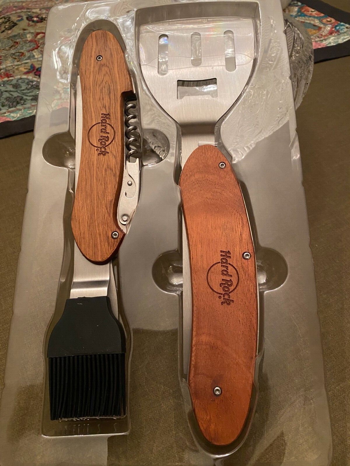 HARD ROCK CAFE BBQ Multi tool set (not available in any stores)