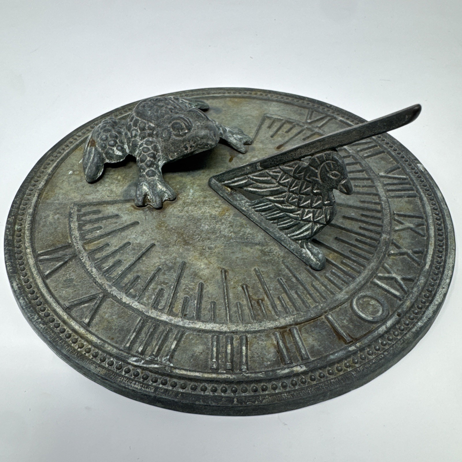 Vintage Brass Frog and Bird Sundial Rustic Home Garden Decor 7″ Sun Clock