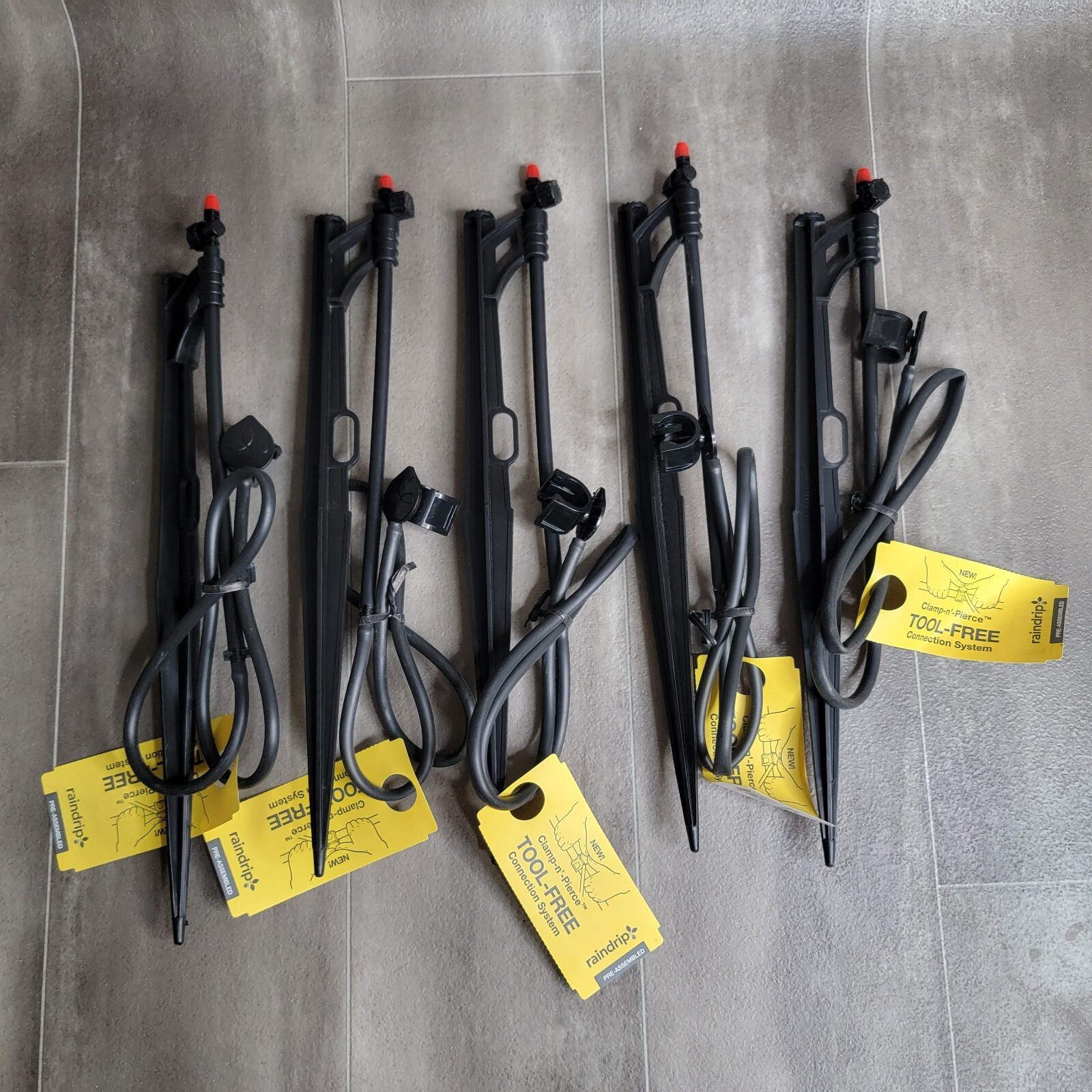 Raindrip L170CPUB Drip Irrigation Tubing Stake 13 in. (5 Pack) 360° Adjustable