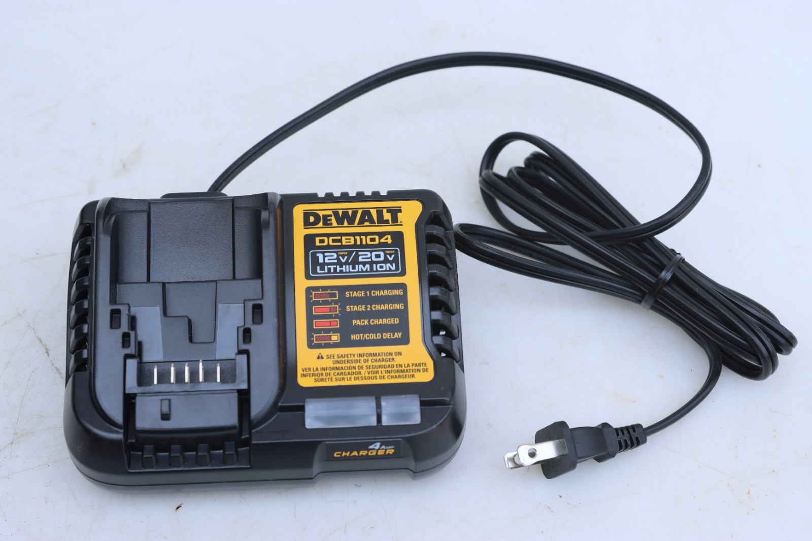 DEWALT FLEXVOLT 60V MAX 18 in. Brushless Chainsaw Kit W/9.0 AH Batt. (DCCS672X1)