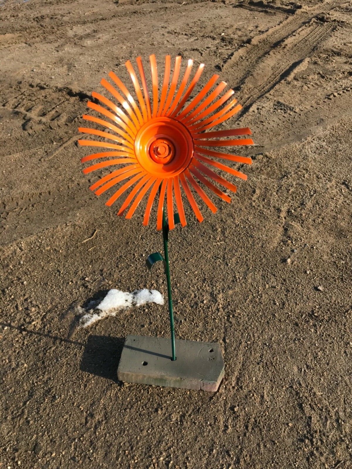 All metal orange flower home garden stake yard art lawn ornament 22″ tall