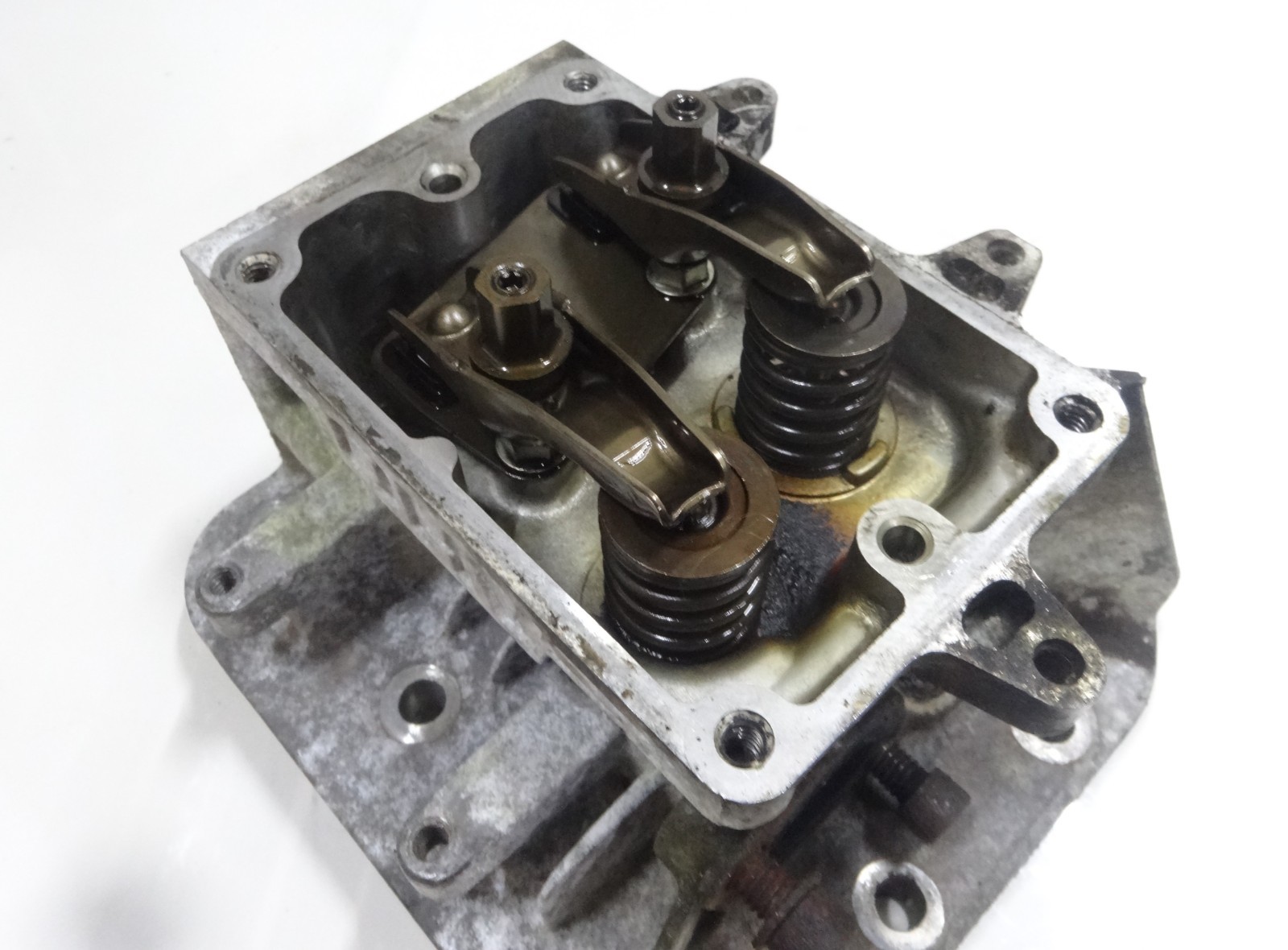 John Deere Sabre Model 1542 G Briggs & Stratton 18.0 HP Cylinder Head AUC24536