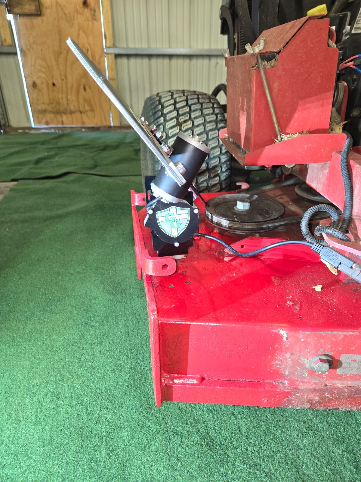 The Green Guard ‘SLIM’ – Motorized Chute Blocker with Rubber Guard