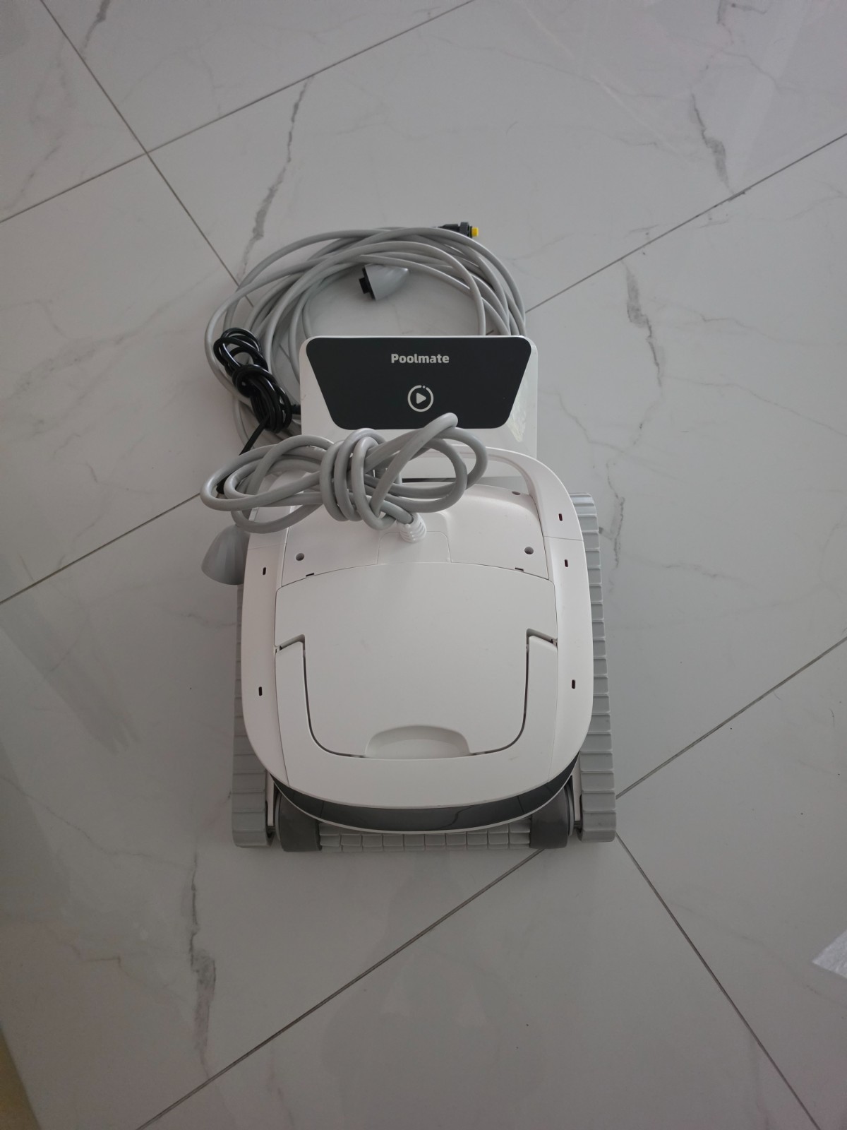 Chasing Poolmate Hydro 4 Corded Robotic Pool Cleaner 5,070 GPH suction capacity