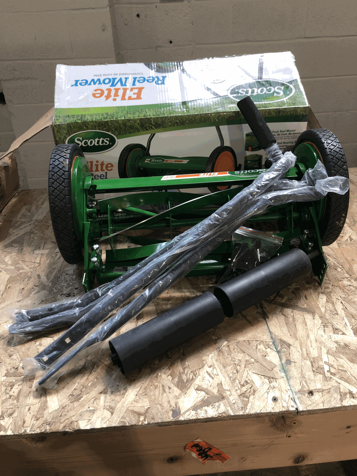 Scotts Scott’s 16 in. Manual Walk Behind Push Reel Lawn Mower