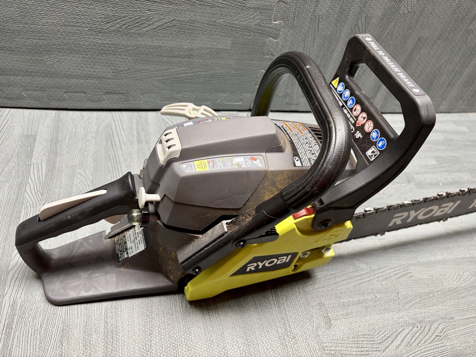 RYOBI 18in Gasoline Chainsaw USED 38CC 2-Cycle Gas Chainsaw With Storage Case
