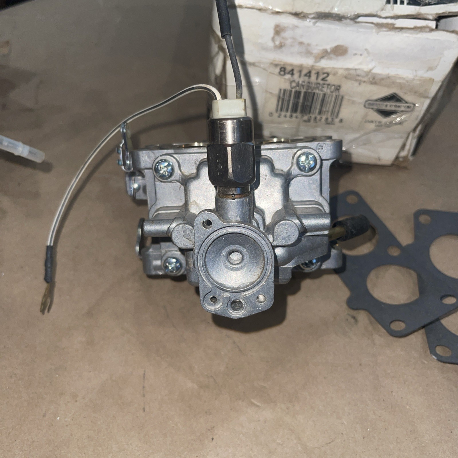 Genuine OEM Briggs & Stratton 841412 Carburetor NEW, Made in Japan NOS