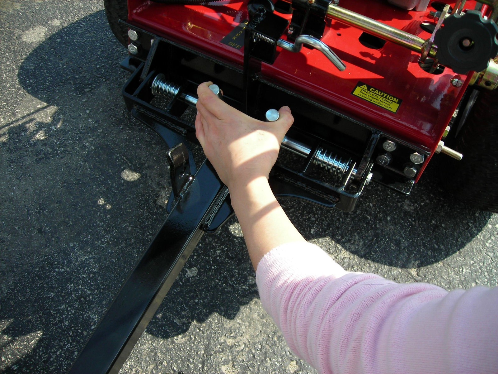 MS2006N One Wheel Sulky Lift & Latch