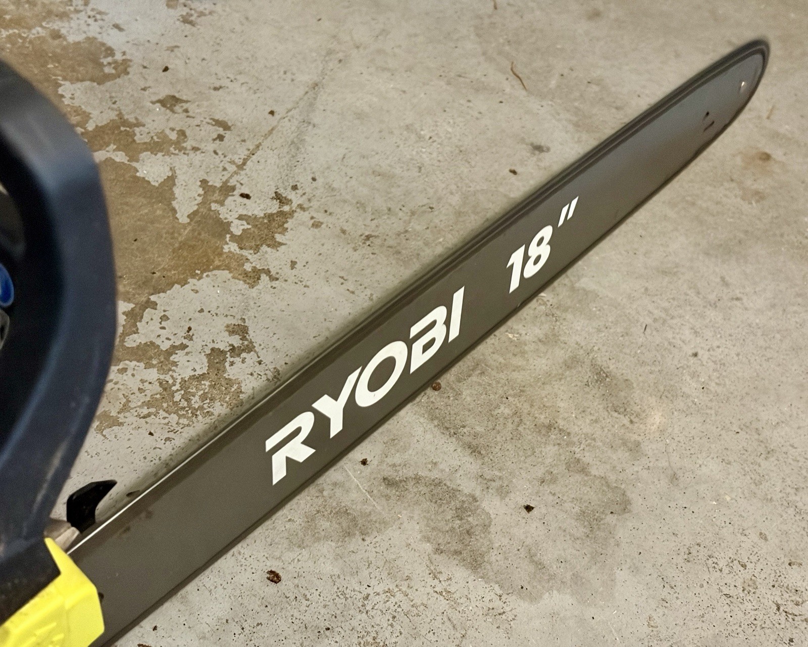 RYOBI 18in Gasoline Chainsaw USED 38CC 2-Cycle Gas Chainsaw With Storage Case