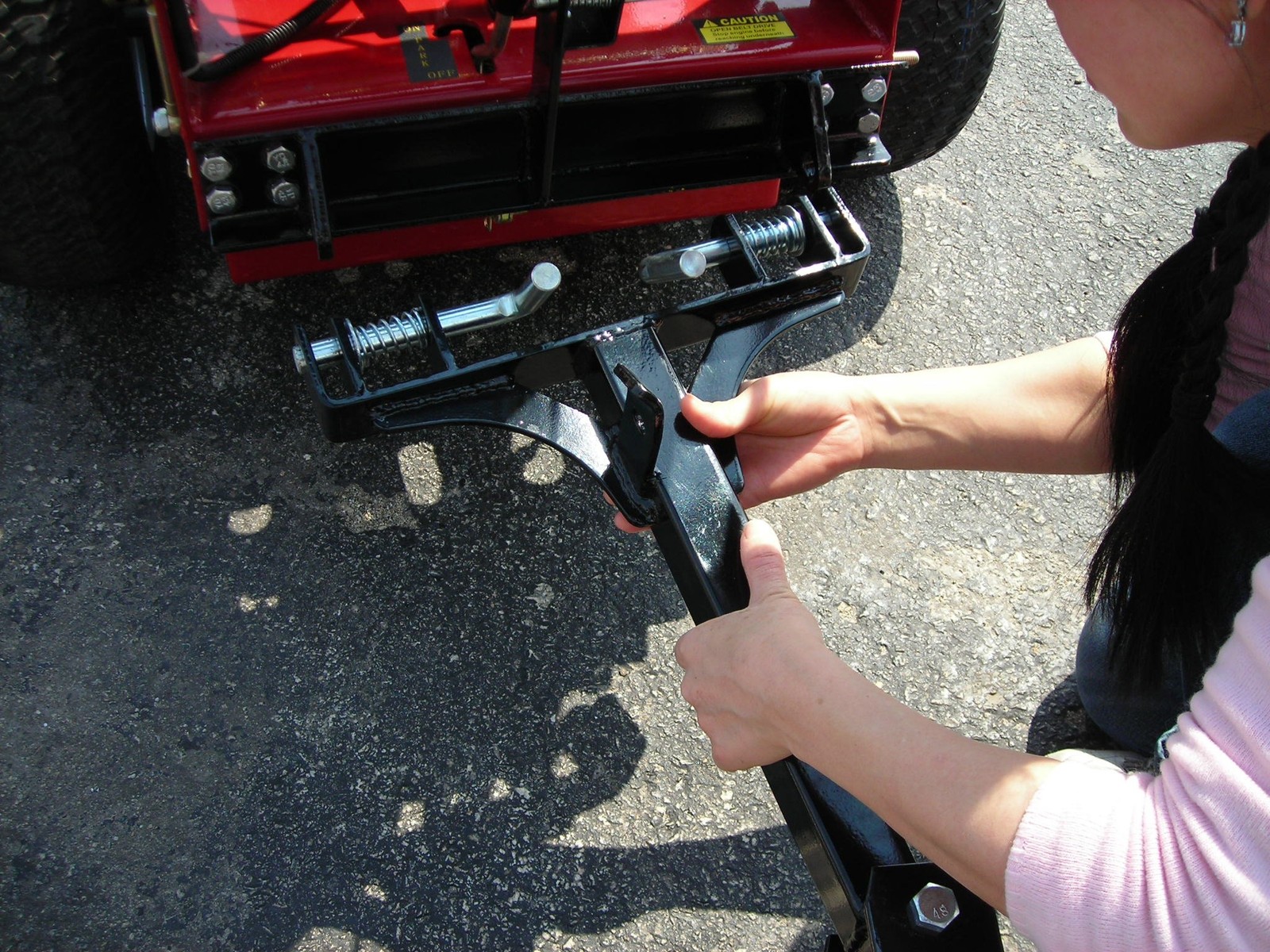 MS2006N One Wheel Sulky Lift & Latch