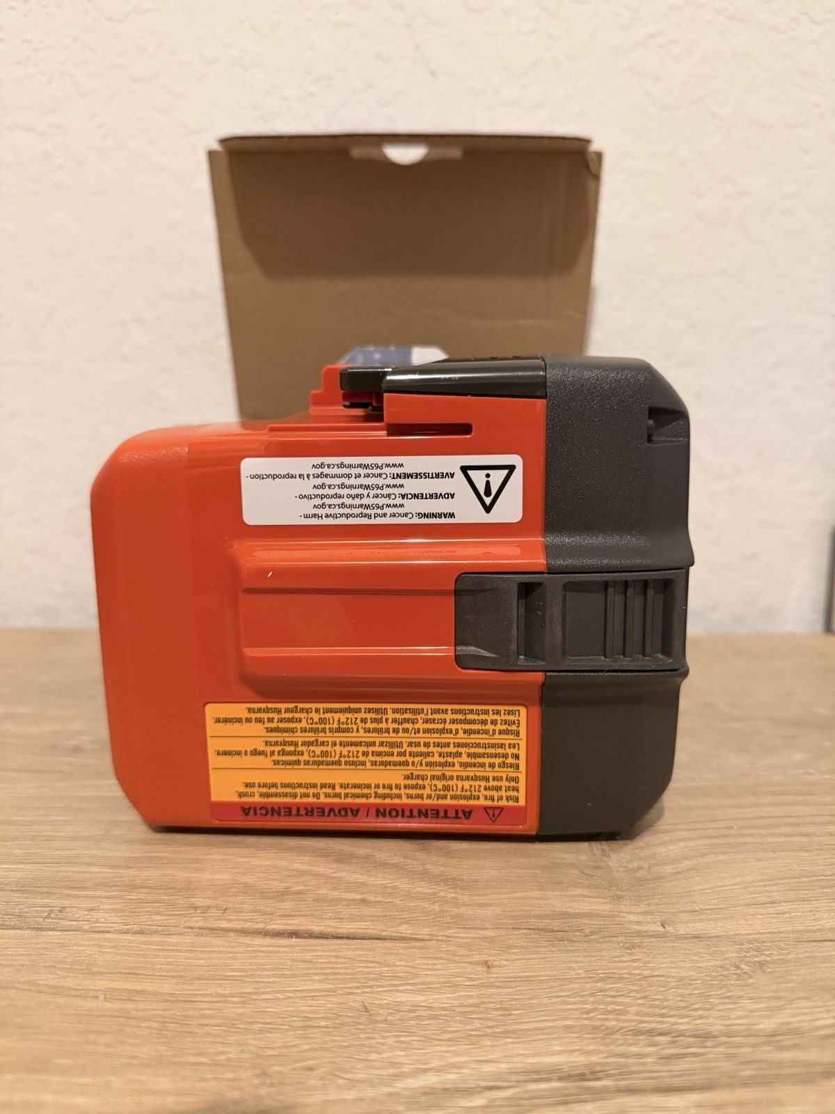 Husqvarna 40 Volt, 7.5 Ah Lithium Ion – BLi30 (1 Battery) – BRAND NEW