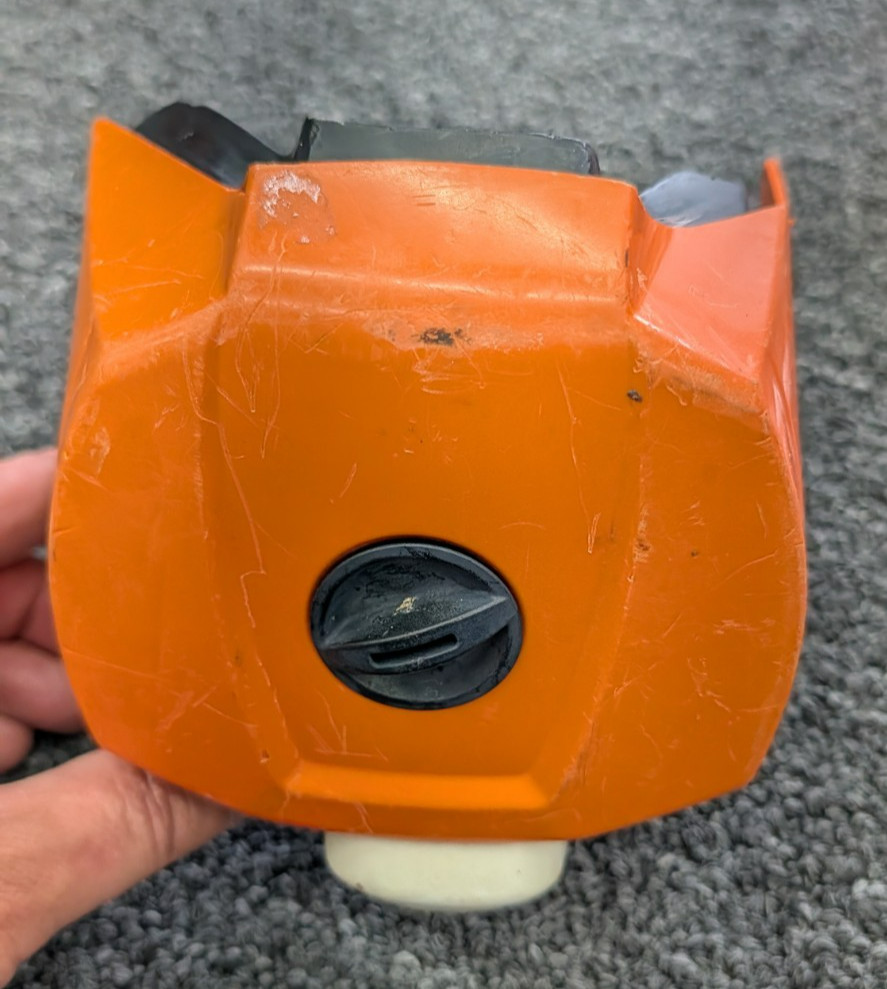 STIHL MS 500i Air Filter Cover OEM Part # 1147 141 0500 cylinder cover