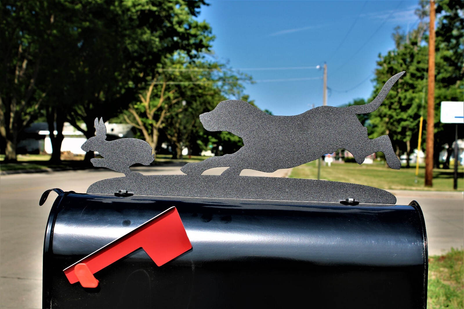 Beagle Hunting Dog Chasing Rabbit Metal Mailbox Topper 7.5 Inches Tall Matte Blk