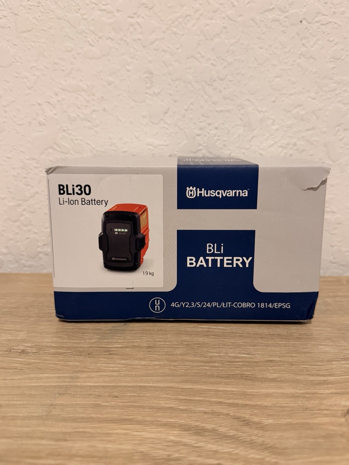 Husqvarna 40 Volt, 7.5 Ah Lithium Ion – BLi30 (1 Battery) – BRAND NEW