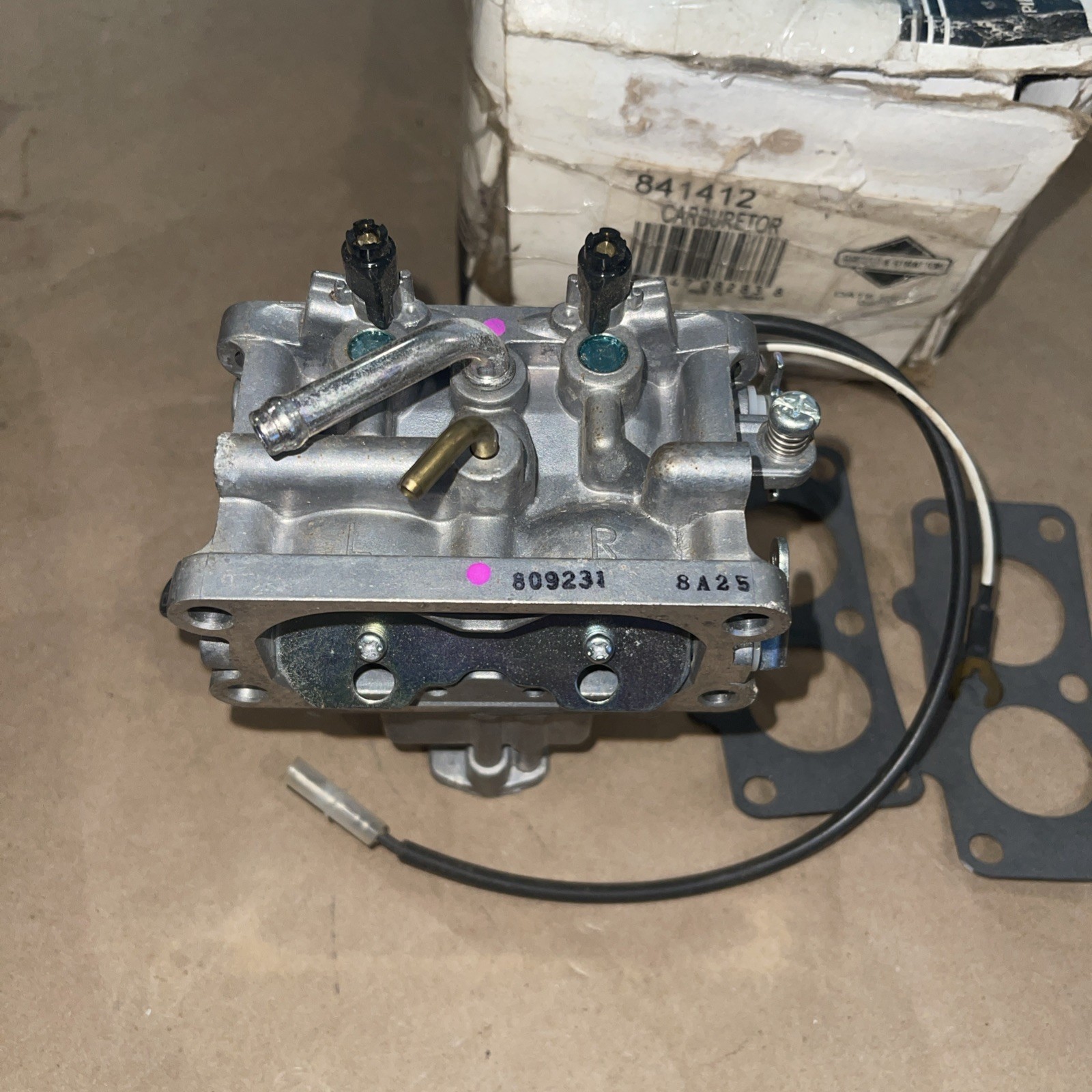 Genuine OEM Briggs & Stratton 841412 Carburetor NEW, Made in Japan NOS